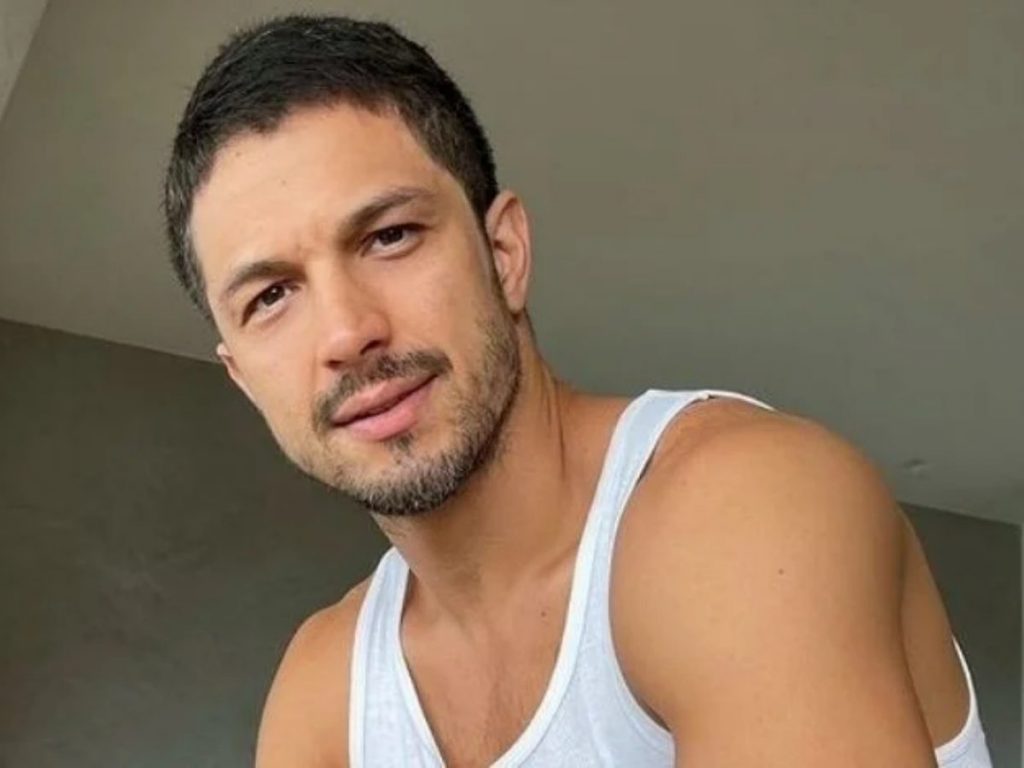 Romulo Estrela é Cristiano em Verdades Secretas II (Reprodução)
