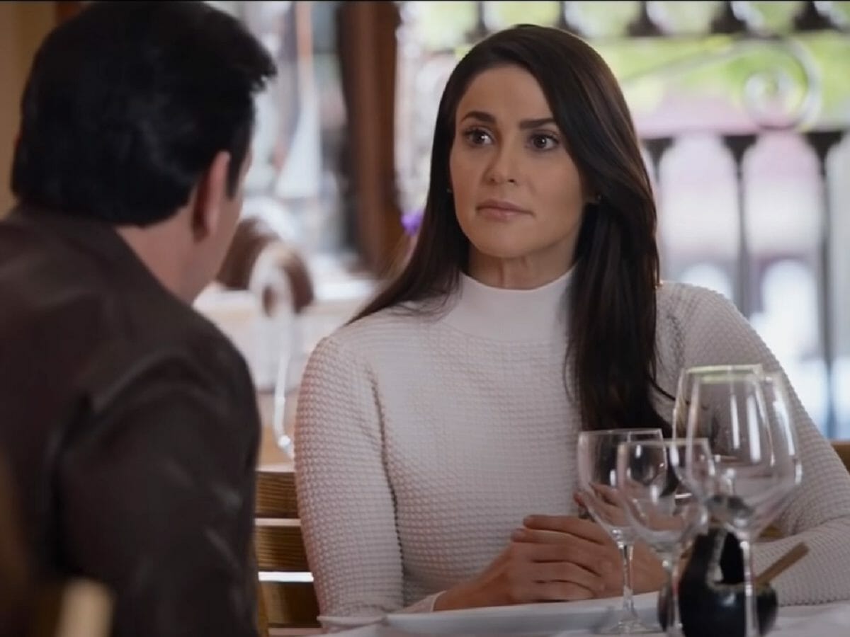 Helena (Eva Cedeño) em Te Dou a Vida