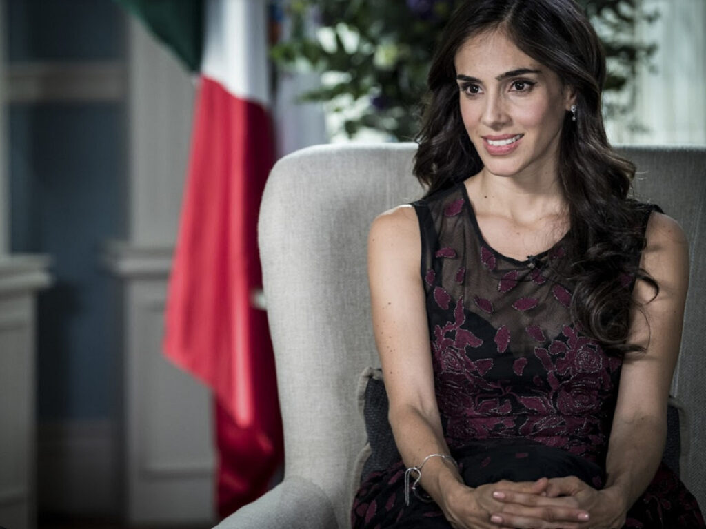 Paulina Doria (Sandra Echeverría) em A Usurpadora
