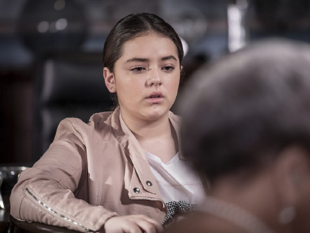 Lisette Bernal (Macarena Oz) em A Usurpadora (