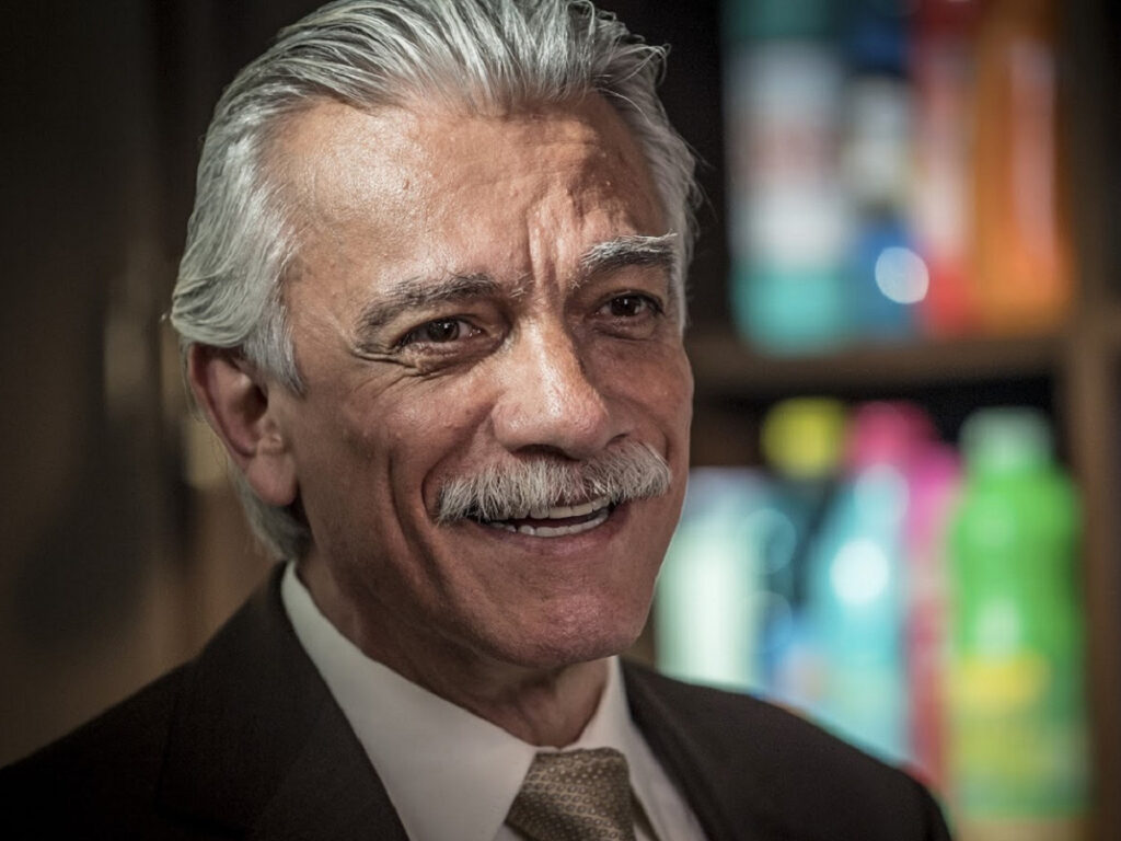Manuel Hernández (Juan Carlos Barreto) em A Usurpadora