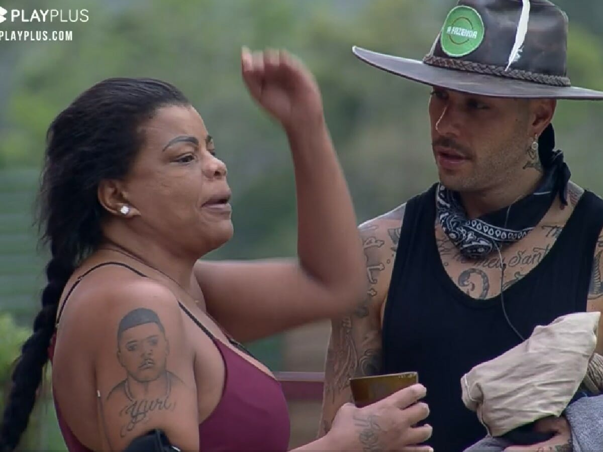 Tati Quebra-Barraco e Gui Araújo em A Fazenda 13_0310