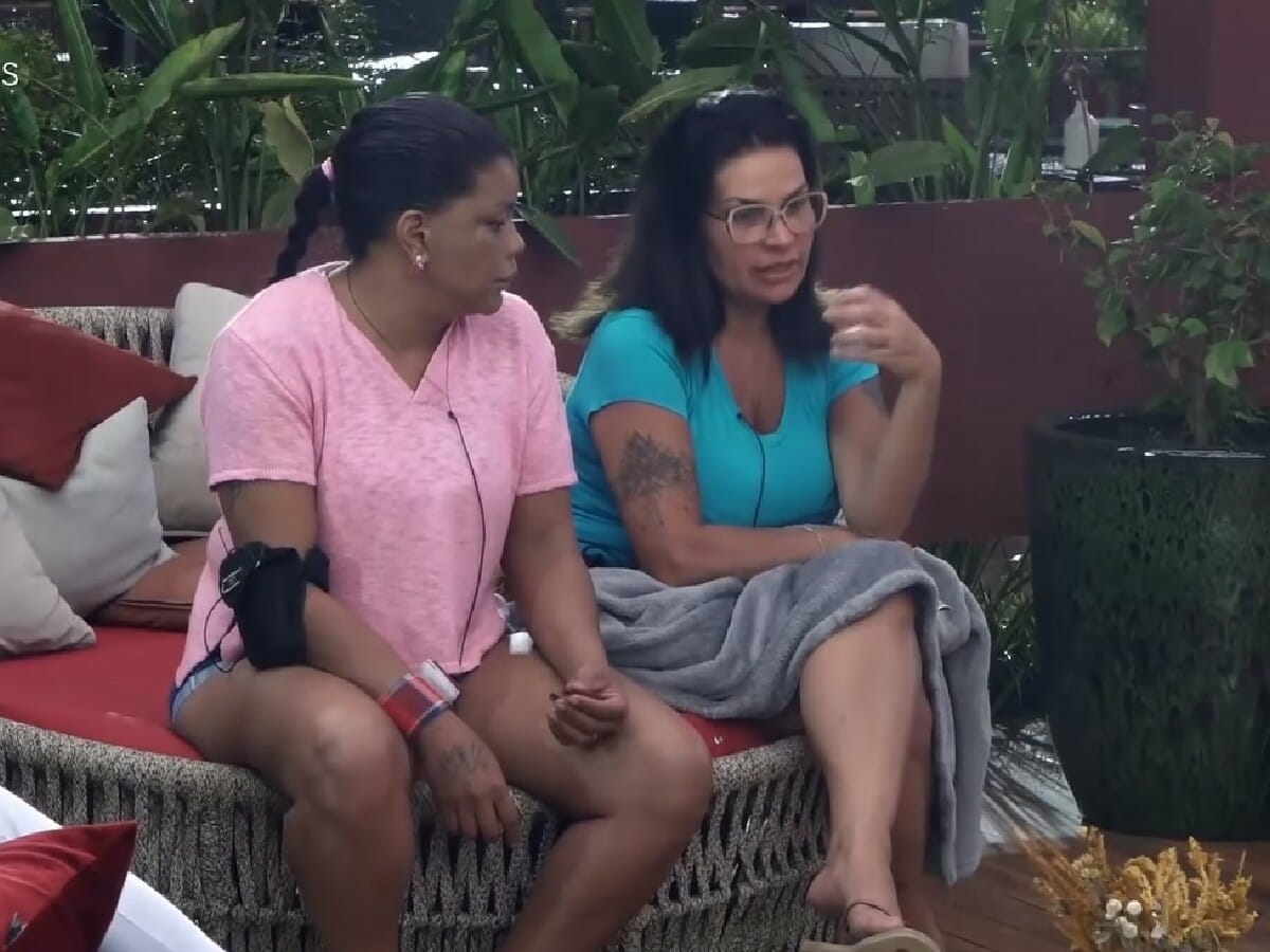 Tati Quebra-Barraco e Solange Gomes em A Fazenda 13_2810