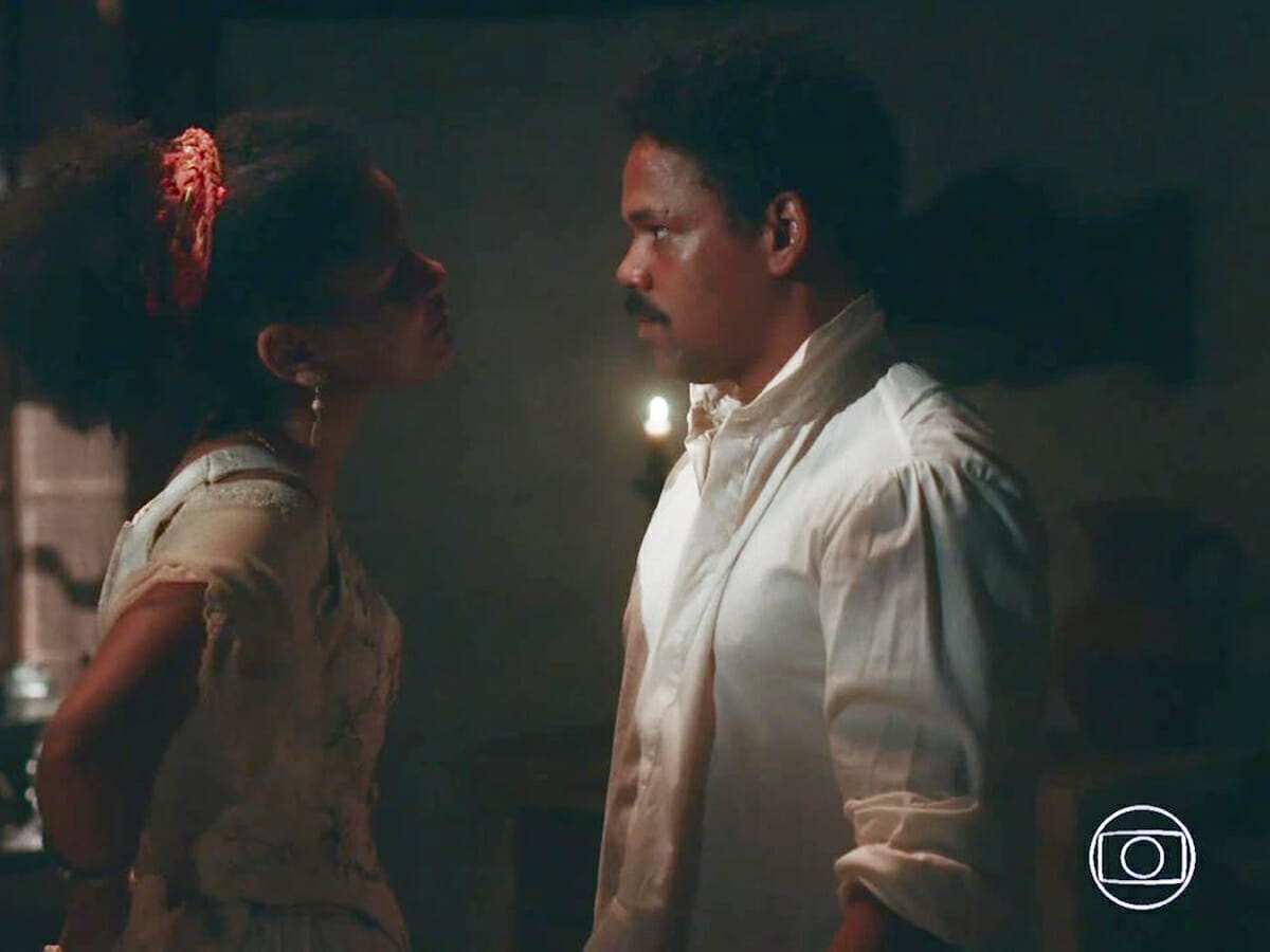 Zayla (Heslaine Vieira) e Samuel (Michel Gomes em Nos Tempos do Imperador