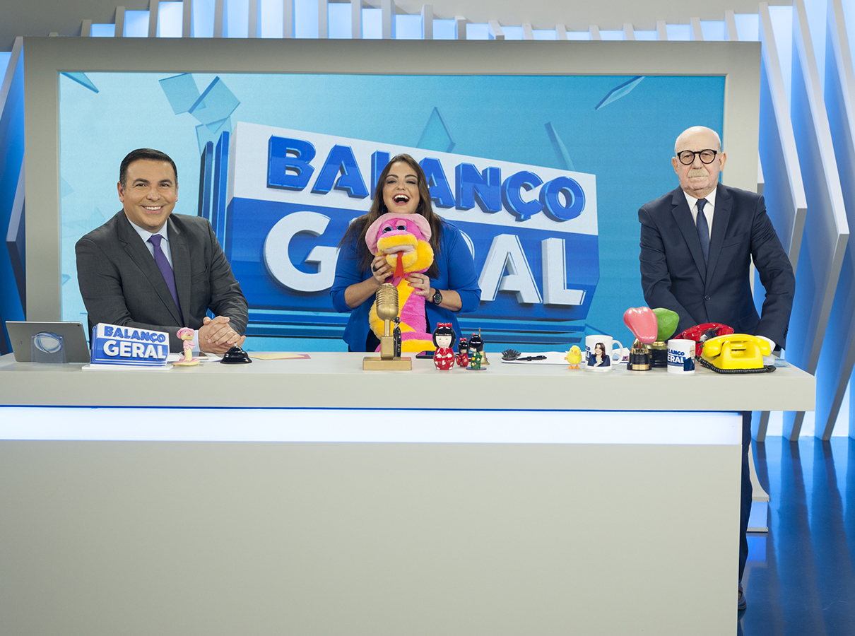 Reinaldo Gottino, Fabíola Reipert, Judite e Renato Lombardi no Balanço Geral