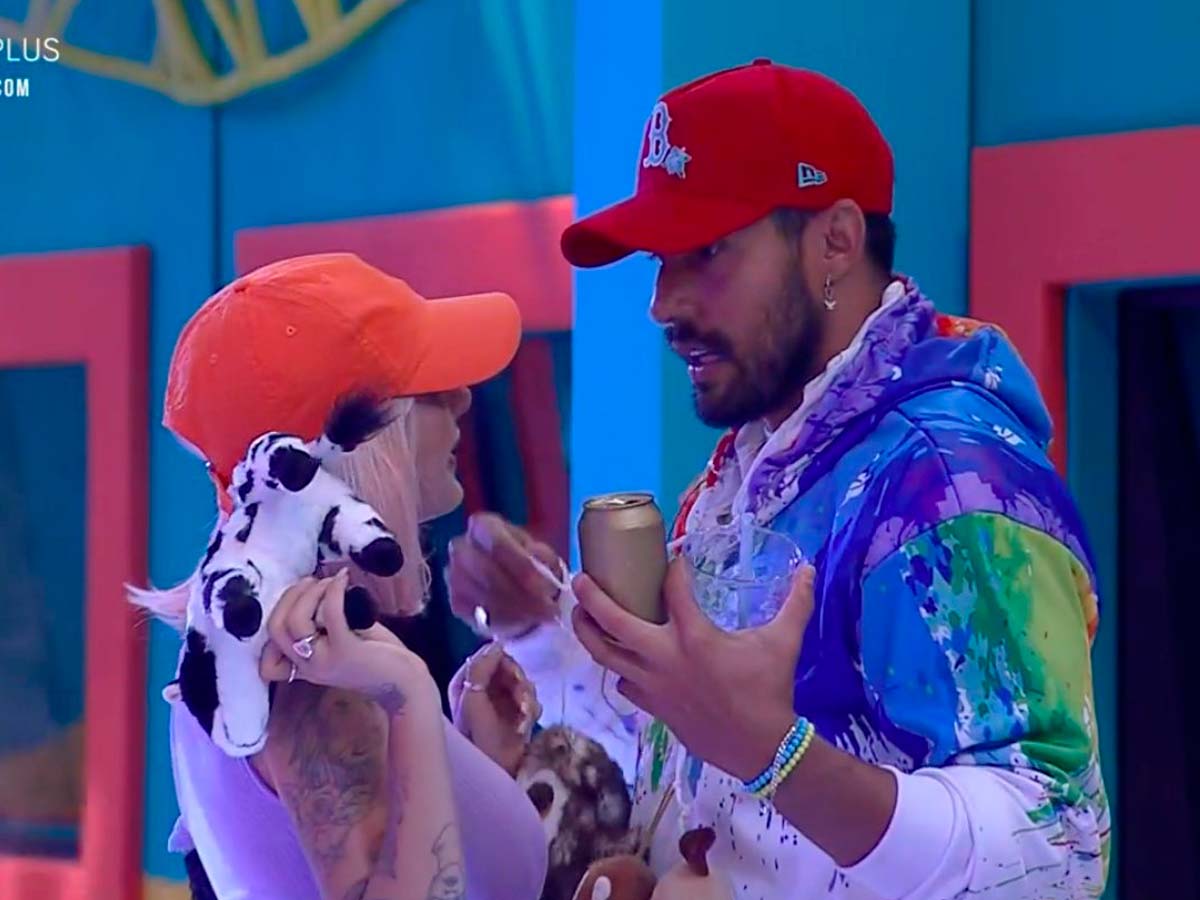 Lary Bottino e Bil Araujo curtem festa em A Fazenda 13