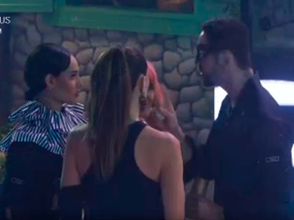 Aline Mineiro, Dayane Melçlo, Valentina Francavilla e Rico Melquiades em A Fazenda 13