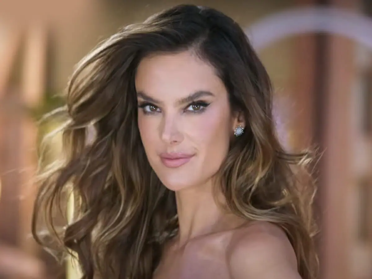 Alessandra Ambrósio apresenta o The Cut