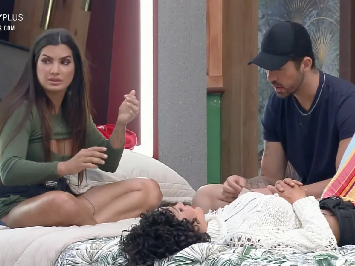Aline Mineiro, Marina Ferrari e Rico Melquiades em A Fazenda 13_2411