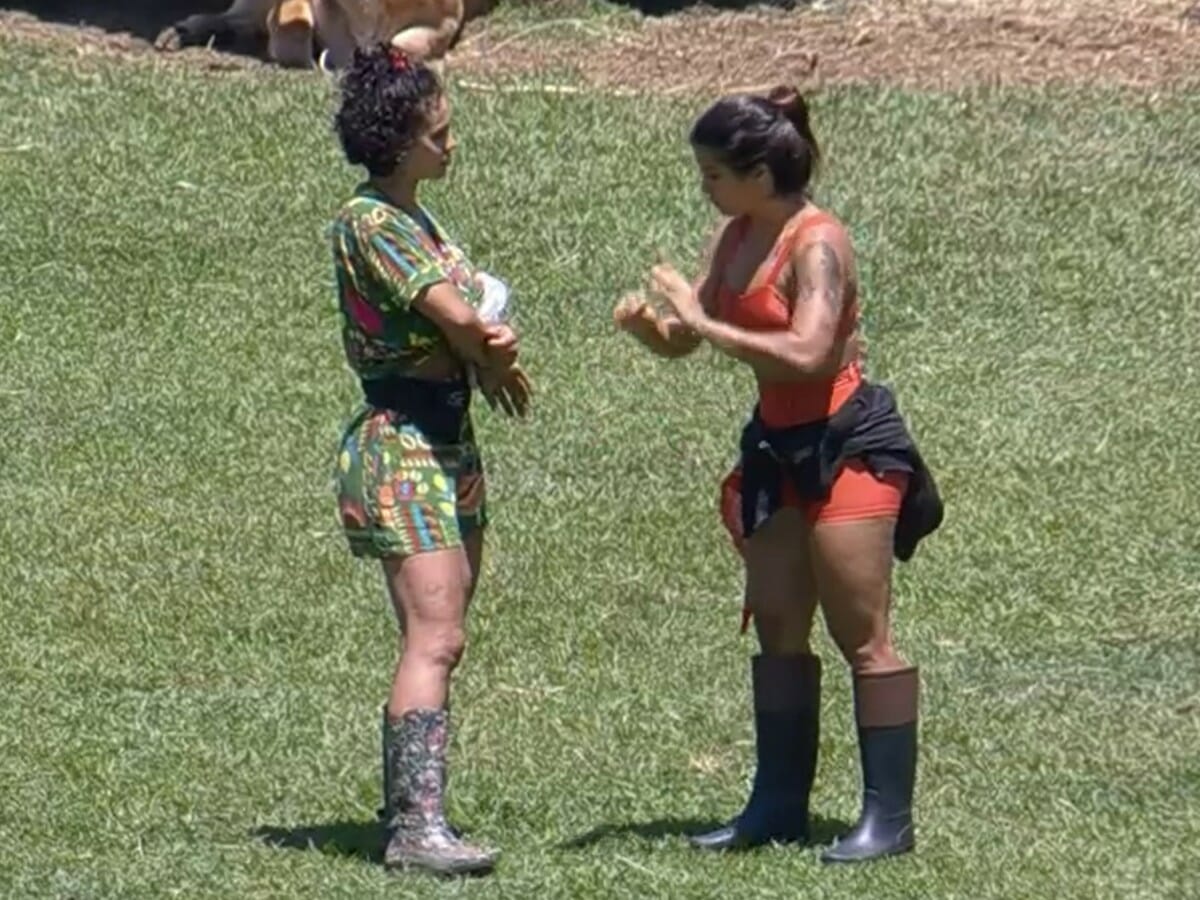 Aline Mineiro e Marina Ferrari em A Fazenda 13_2111