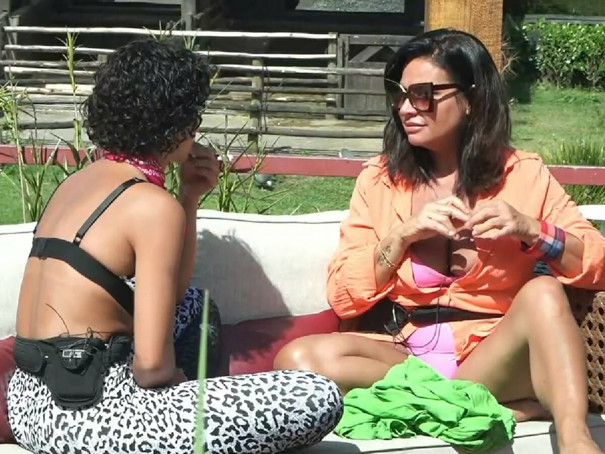 Aline Mineiro e Solange Gomes em A Fazenda 13_1511