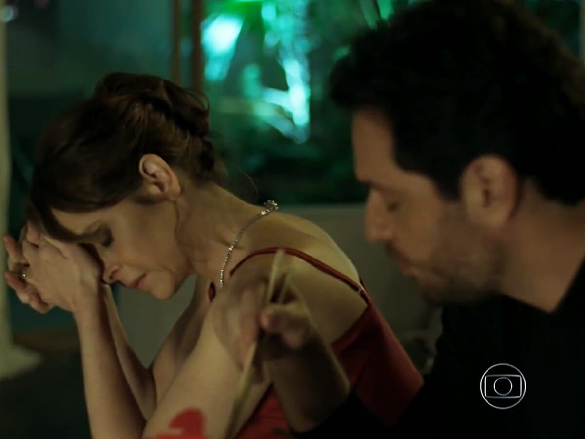 Carolina (Drica Moraes) e Alex (Rodrigo Lombardi) em Verdades Secretas