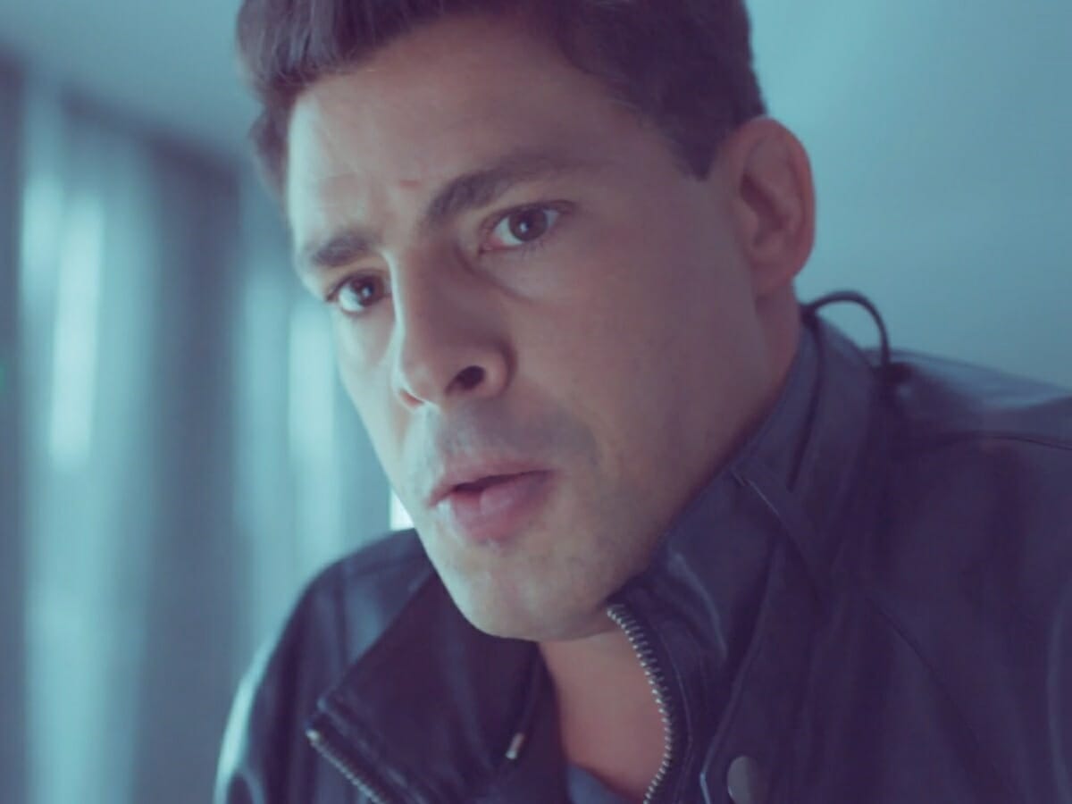 Christian (Cauã Reymond) de Um Lugar ao Sol
