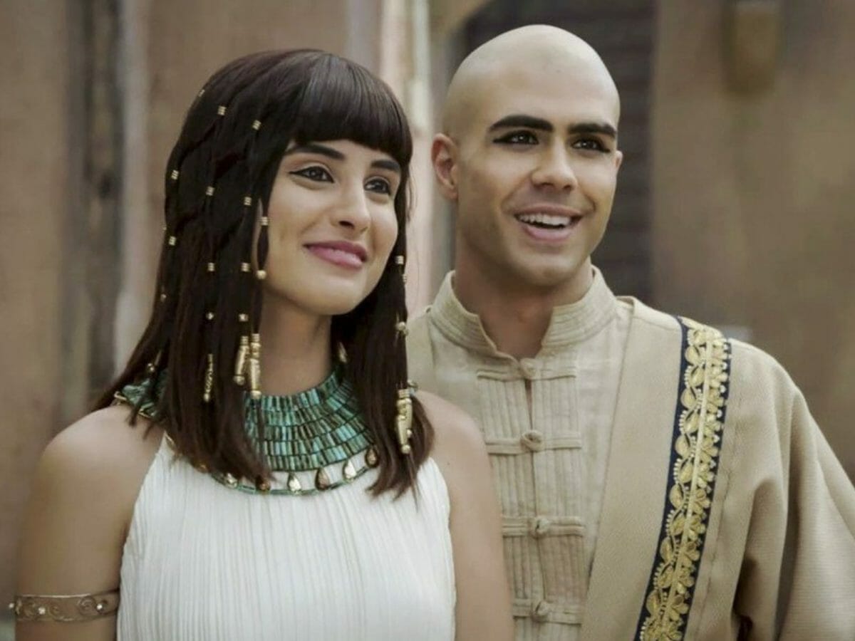 Asenate (Letícia Almeida) e José (Juliano Laham) em A Bíblia (Reprodução/Record TV)