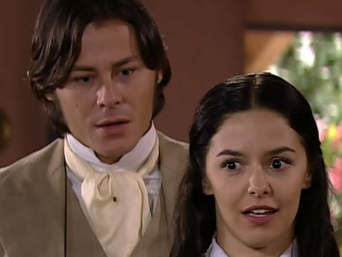 Álvaro (Theo Becker) e Isaura (Bianca Rinaldi) em A Escrava Isaura (Foto: Reprodução/Record TV)