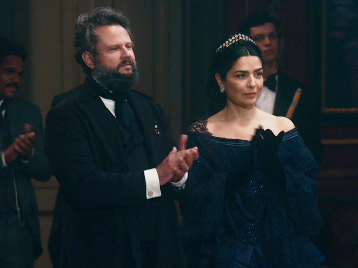 Dom Pedro II (Selton Mello) e Teresa (Letícia Sabatella) em Nos Tempos do Imperador