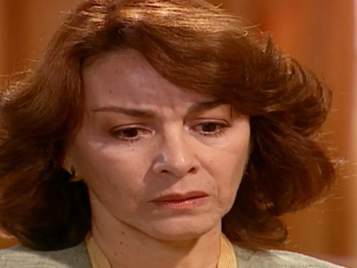 Edna (Nívea Maria) em O Clone (Reprodução Globo)