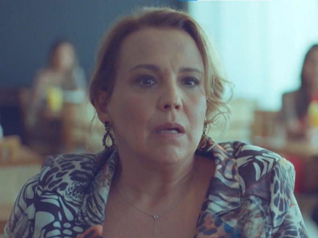 Elenice (Ana Beatriz Nogueira) em Um Lugar ao Sol