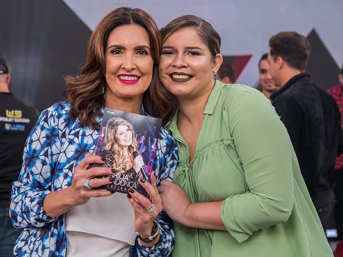 Fátima Bernardes e Marília Mendonça no Encontro