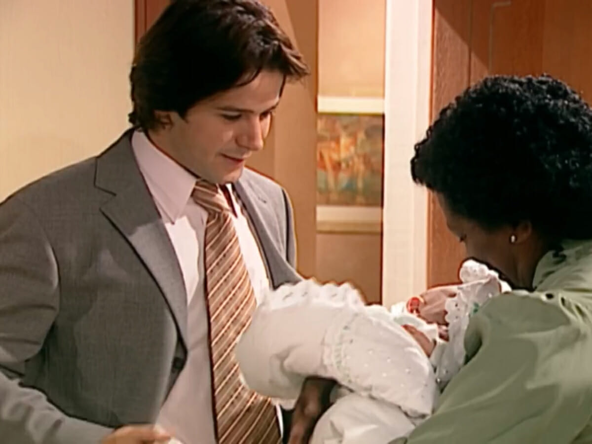 Lucas (Murilo Benício) e Dalva (Neuza Borges) em O Clone