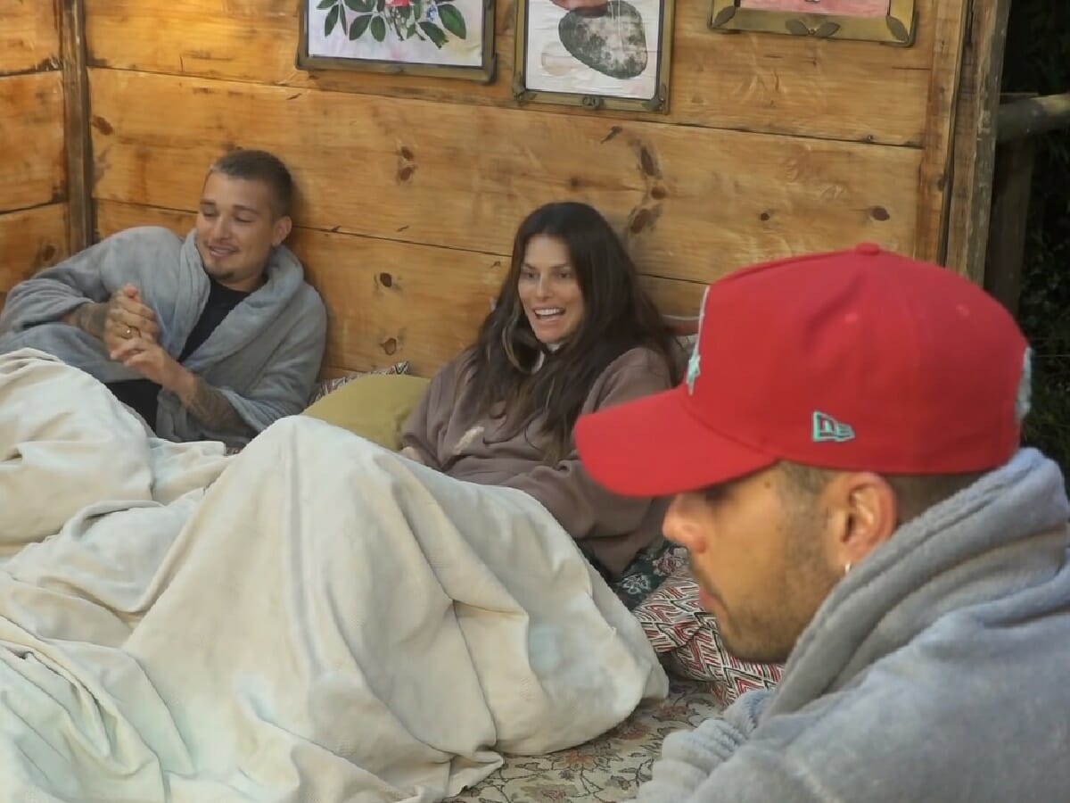 MC Gui, Dayane Mello e Gui Araújo em A Fazenda 13_2111