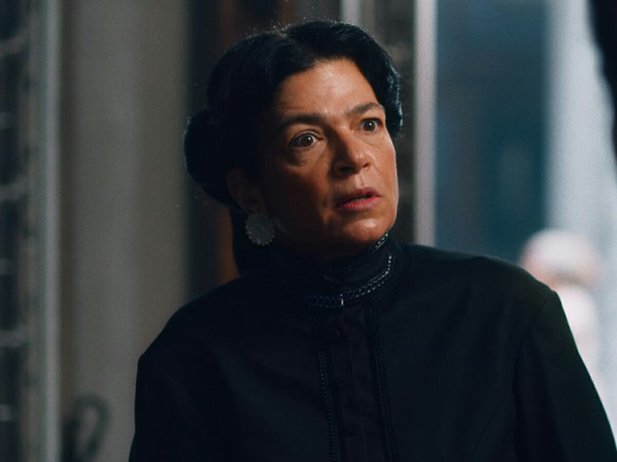 Madame Lambert (Lorena Silva) em Nos Tempos do Imperador