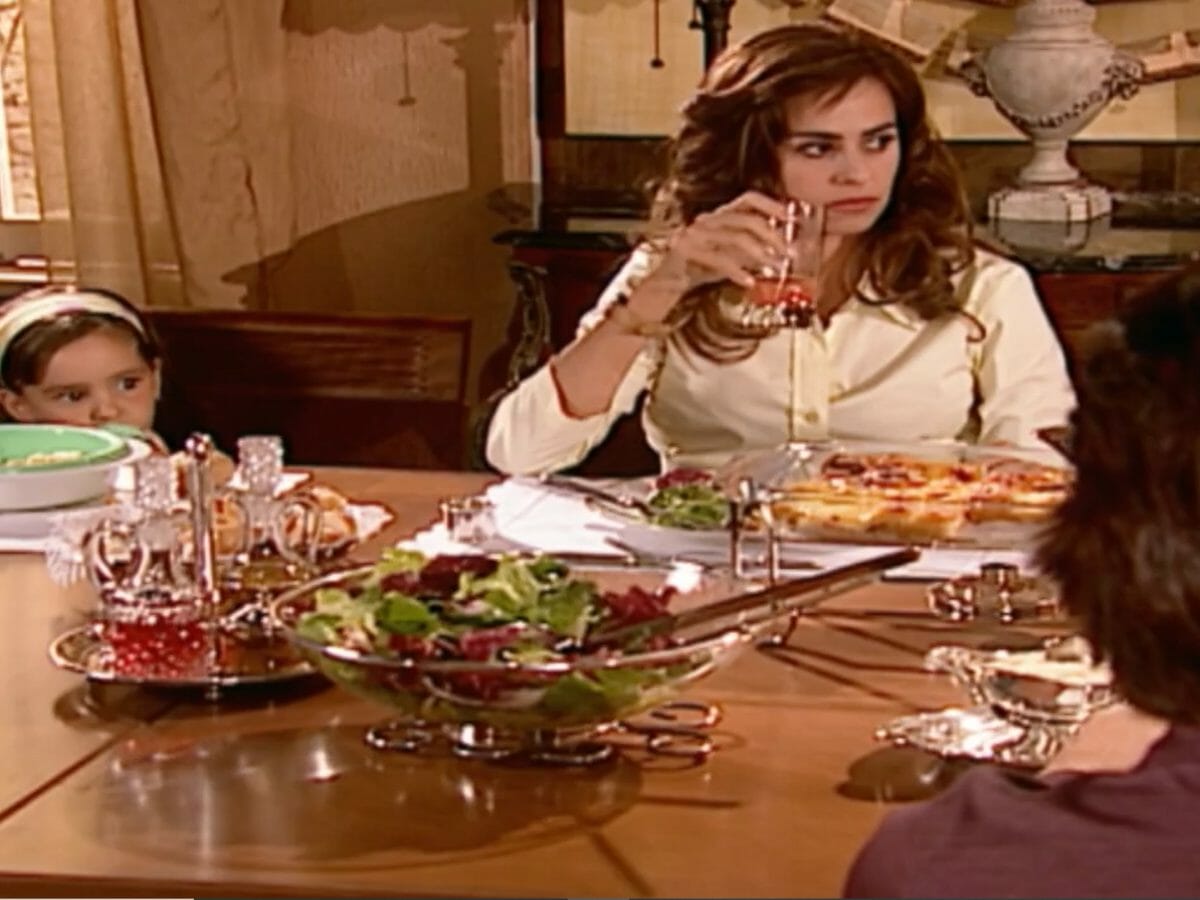 Maysa (Daniela Escobar) em O Clone (Reprodução)