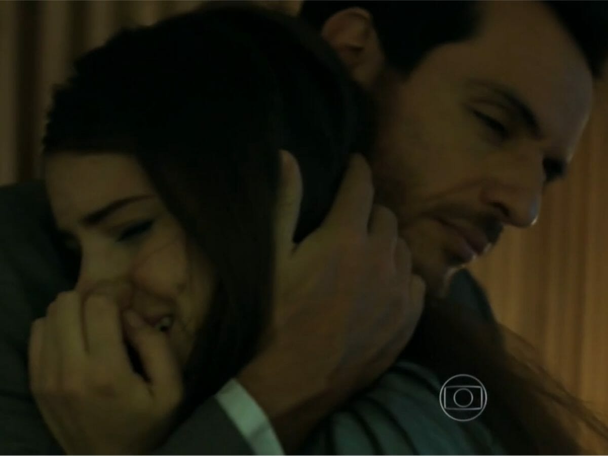 Angel (Camila Queiroz) e Alex (Rodrigo Lombardi) em Verdades Secretas (Reprodução/Globo)