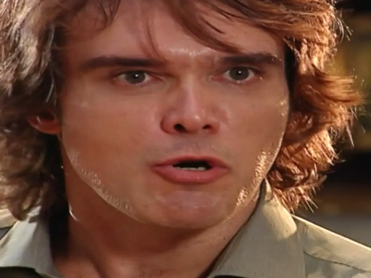 Said (Dalton Vigh) repudia Jade (Giovanna Antonelli) em O Clone (Reprodução)