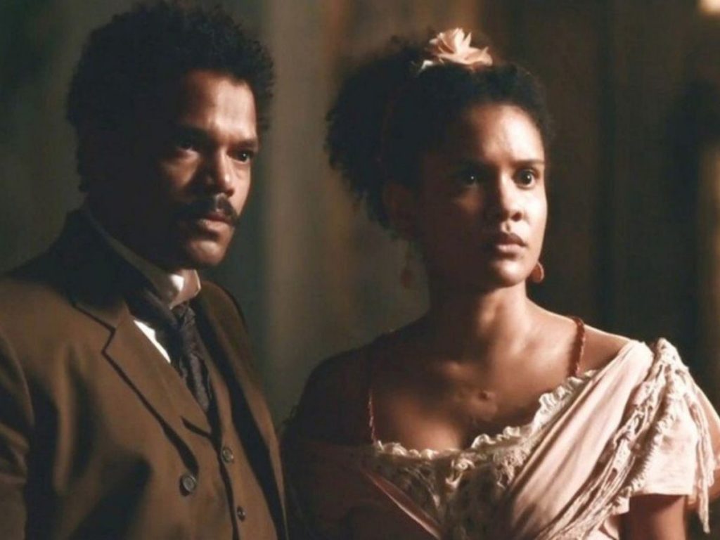 Samuel (Michel Gomes) e Zayla (Heslaine Vieira) em Nos Tempos do Imperador (Reprodução Globo)