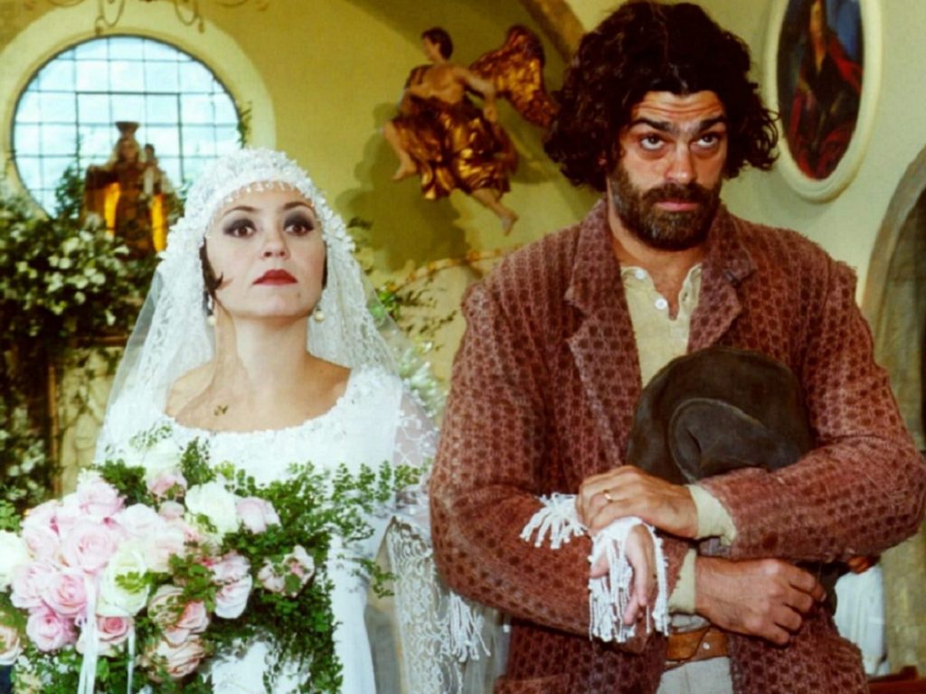 Catarina&nbsp;(Adriana Esteves) e Petruchio&nbsp;(Eduardo Moscovis) em Cravo e a Rosa