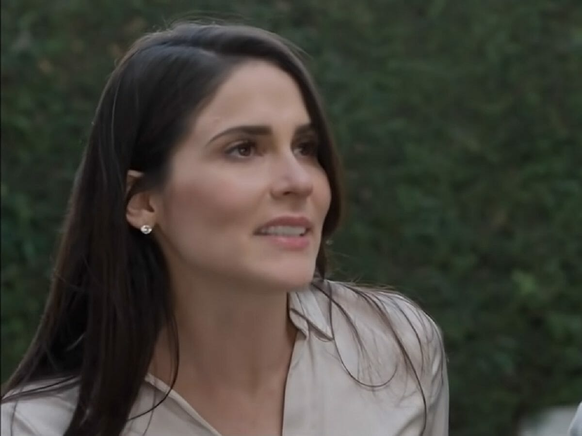 Helena (Eva Cedeño) em Te Dou a Vida