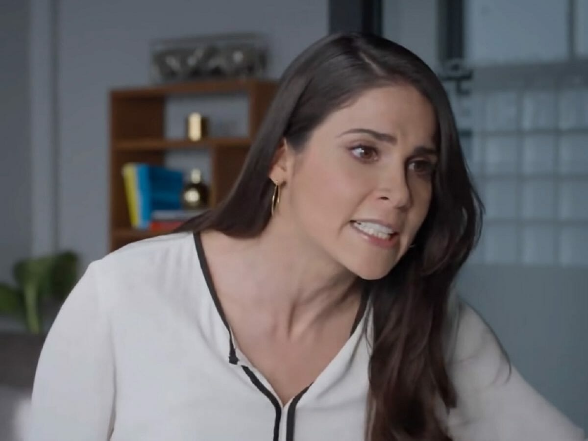 Helena (Eva Cedeño) em Te Dou a Vida