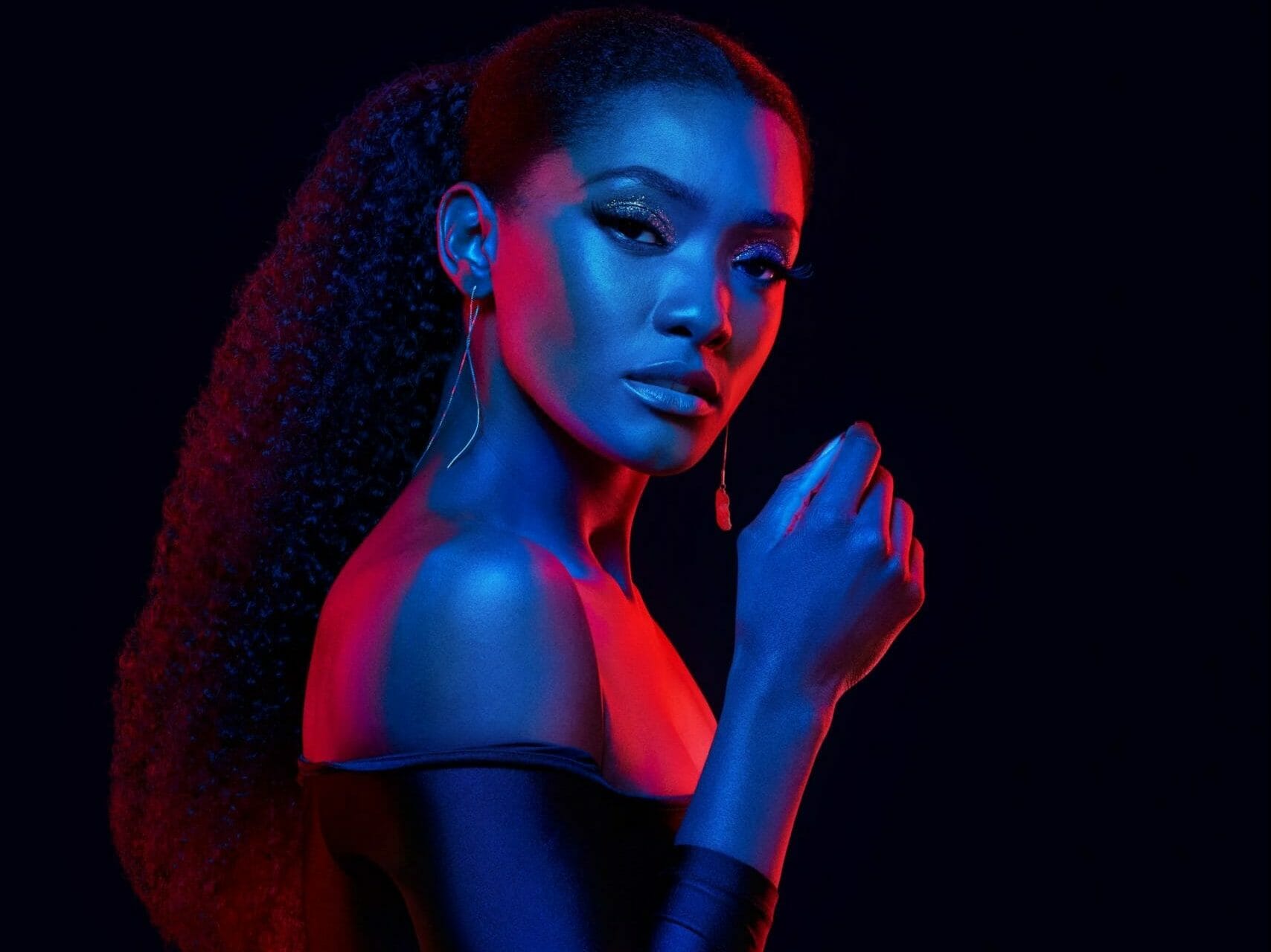 Laila (Erika Januza) em Verdades Secretas 2