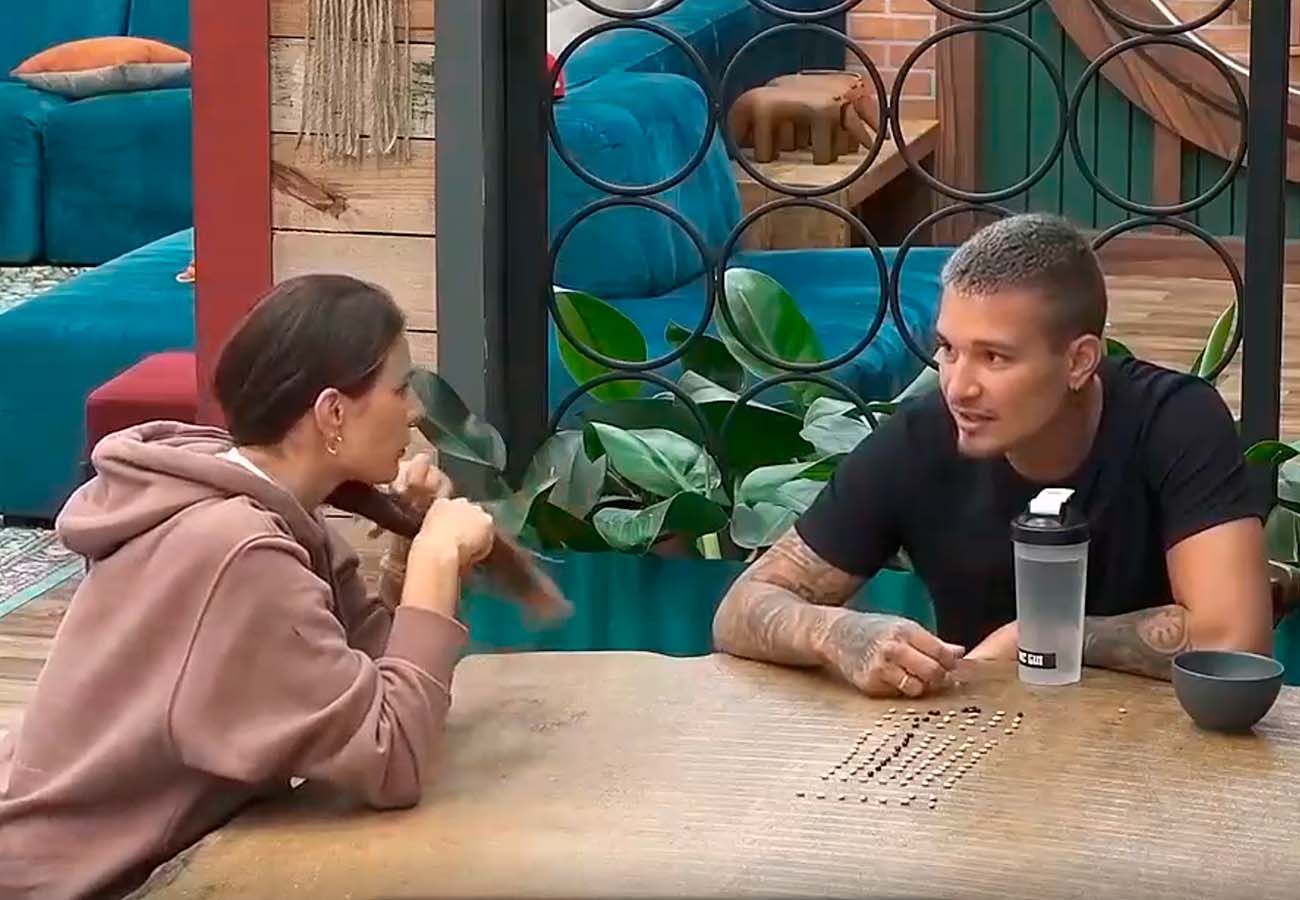Dayane Mello e MC Gui em A Fazenda 13