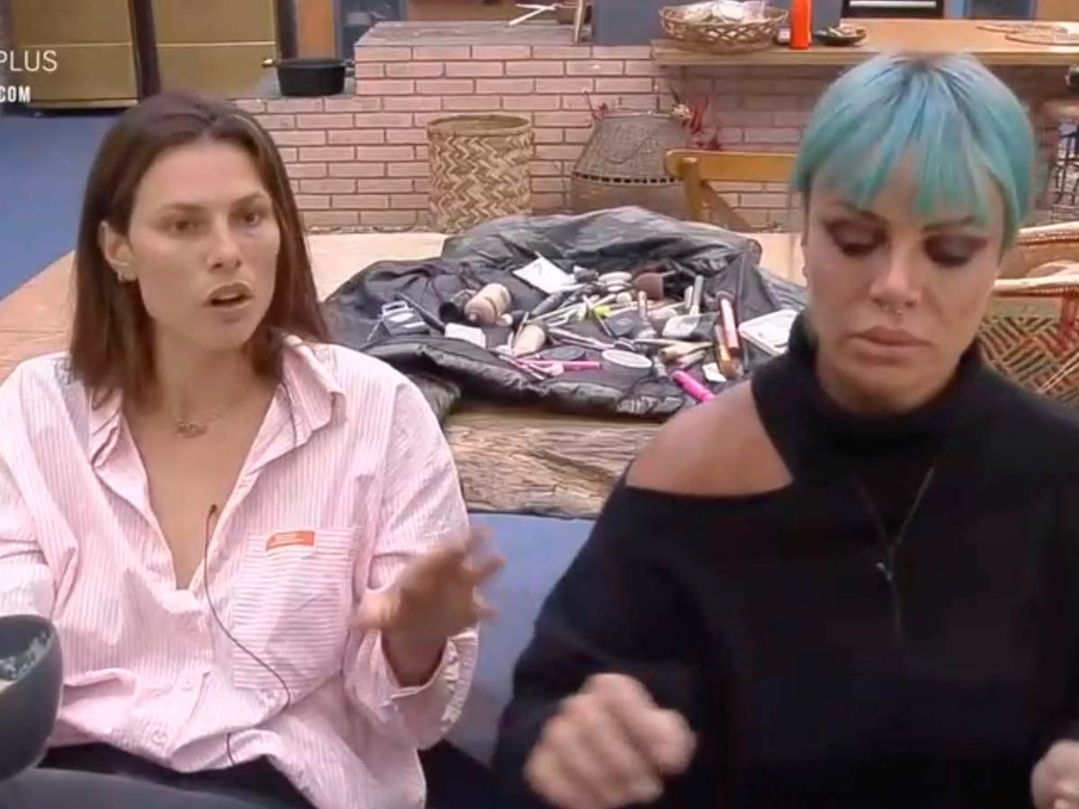 Dayane Mello e Valentina Francavilla em A Fazenda 13 v