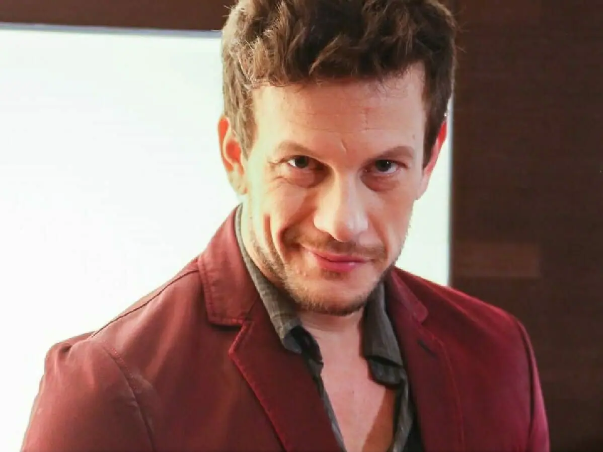 Flávio (Dudu Pelizzari) em Carinha de Anjo (Divulgação/SBT)