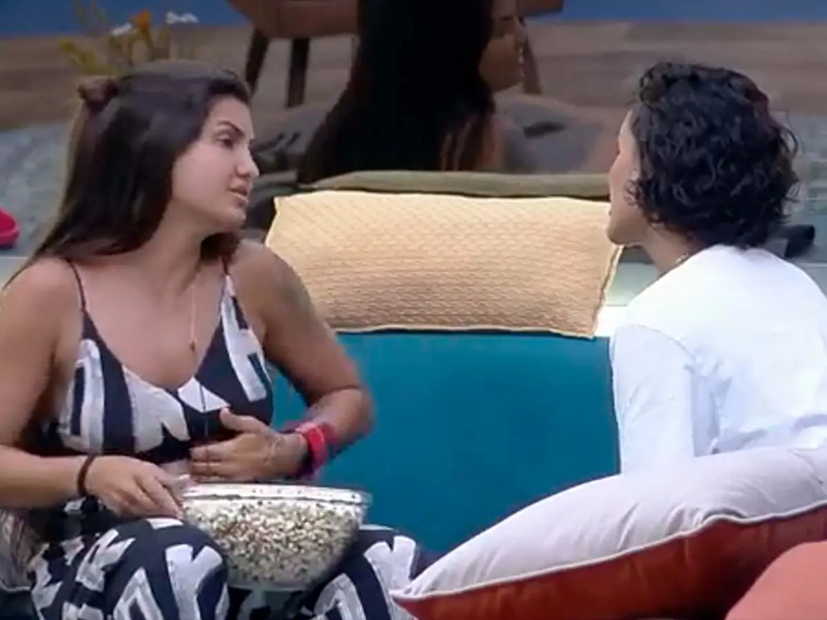 Marina Ferrari e Aline Mineiro em A Fazenda 13