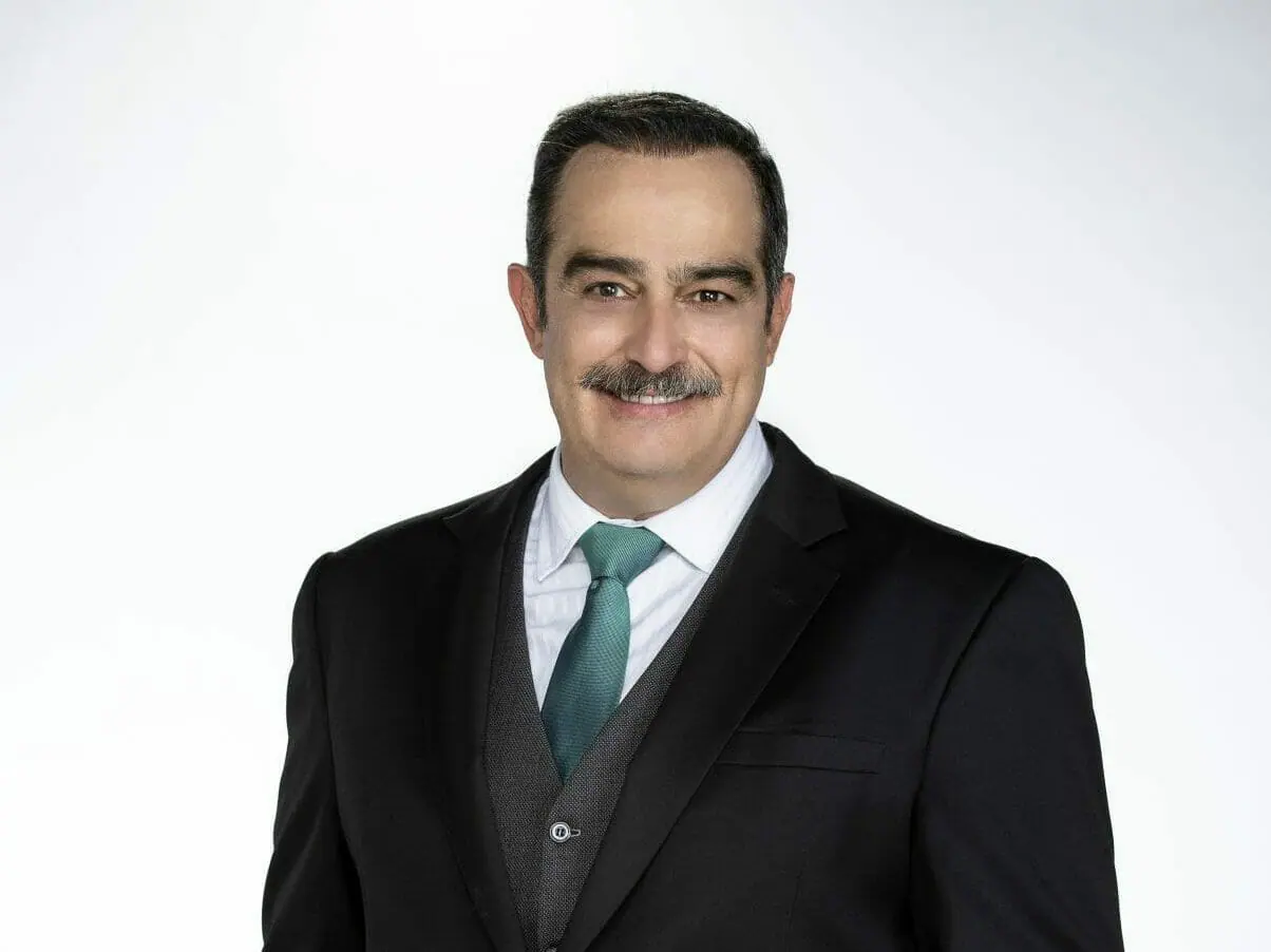 Horácio (Omar Fierro) em Te Dou a Vida (Divulgação/SBT)