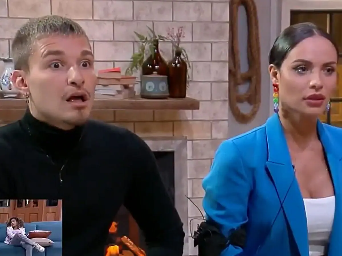 Aline Mineiro e MC Gui em A Fazenda 13 (Reprodução/PlayPlus)