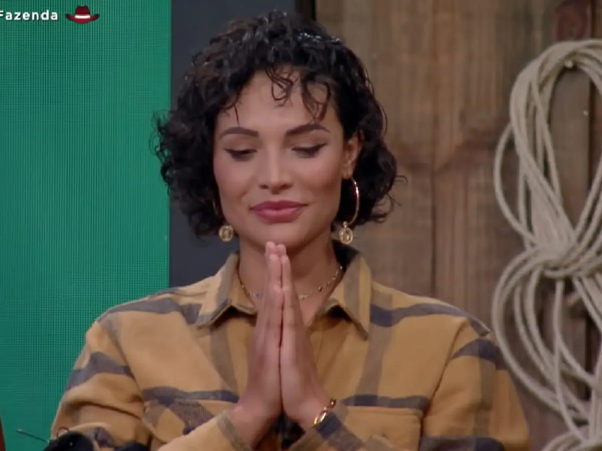 Aline Mineiro em A Fazenda 13 (Reprodução/PlayPlus)