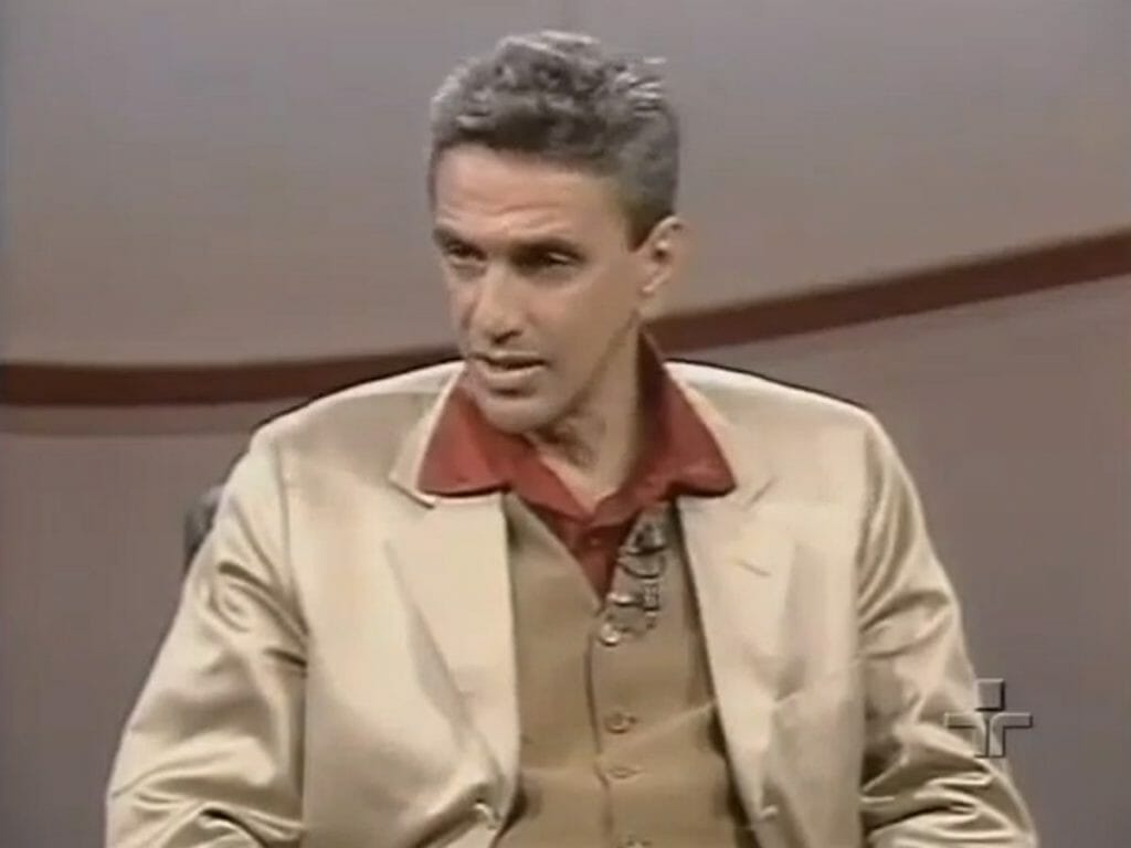 Caetano Veloso no Roda Viva em 1996 (Reprodução TV Cultura)