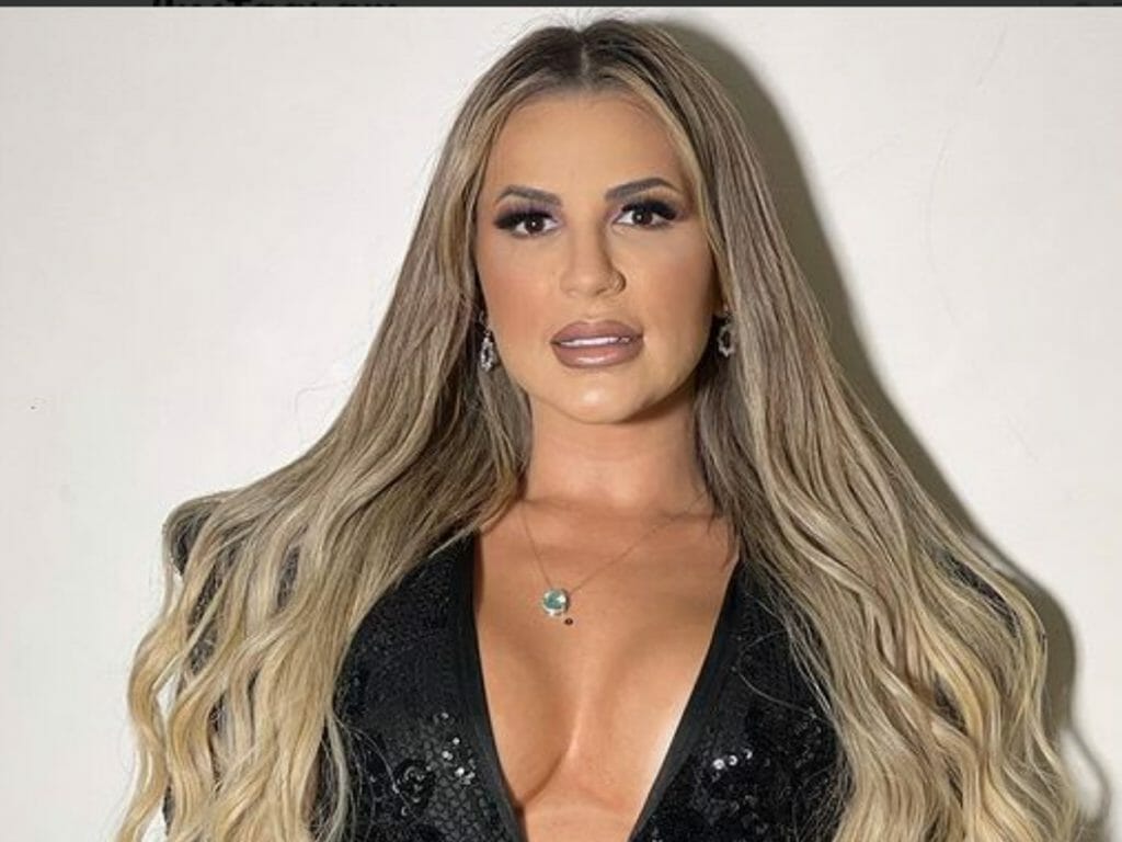 Deolane Bezerra