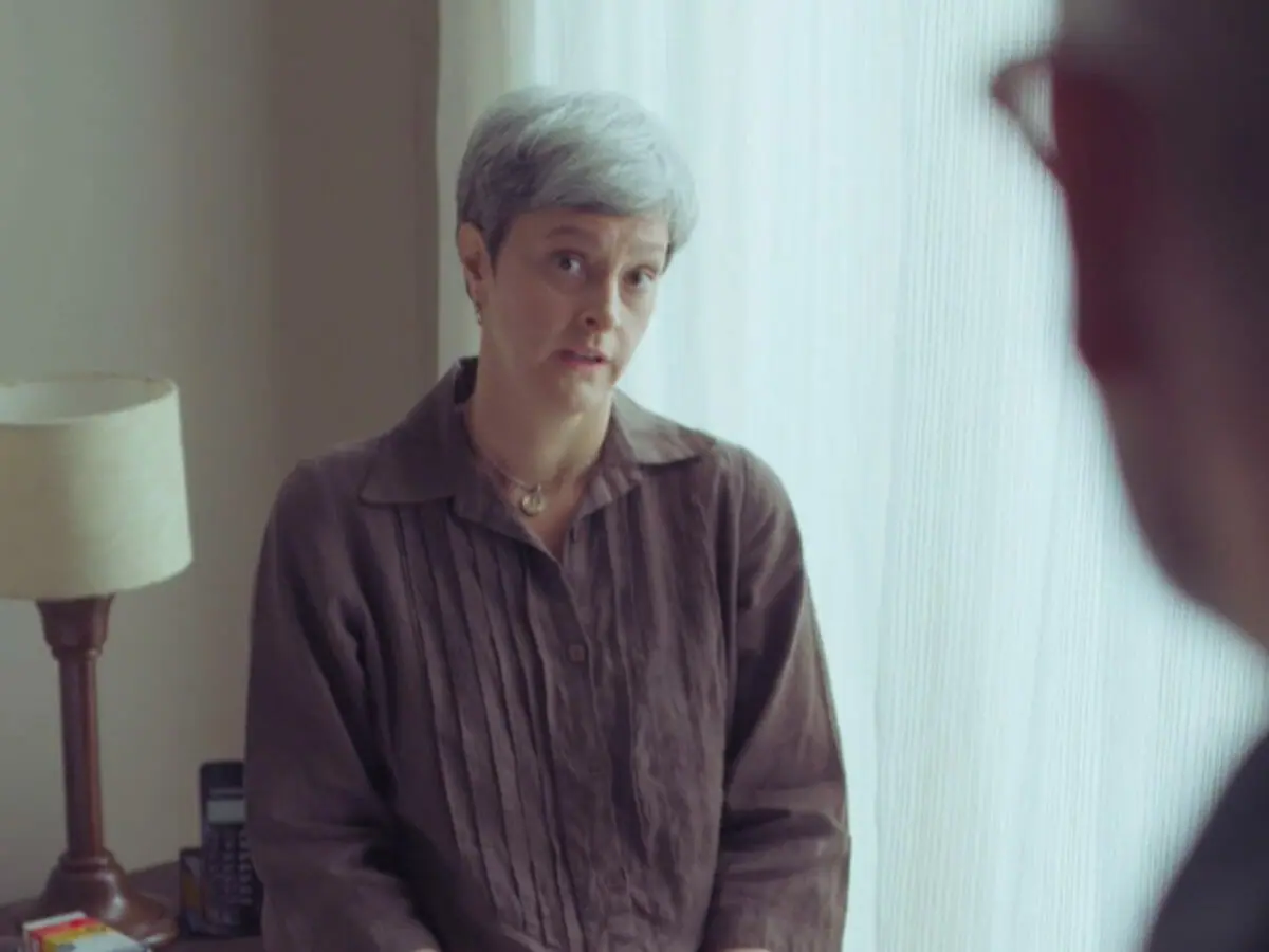 Lucília (Cláudia Missura) em Um Lugar ao Sol (Reprodução/Globo)