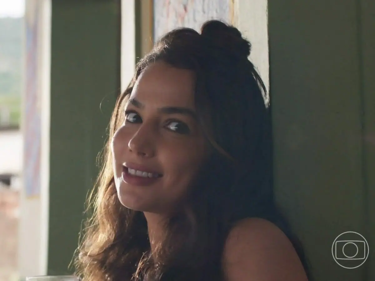 Cecília (Fernanda Marques) em Um Lugar ao Sol (Reprodução/Globo)