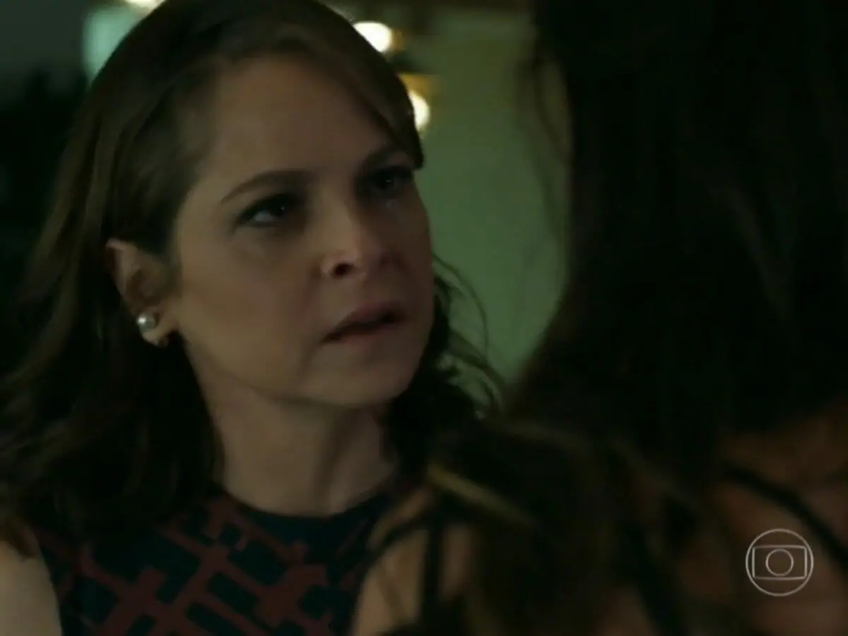 Carolina (Drica Moraes) e Giovanna (Agatha Moreira) em Verdades Secretas (Reprodução/Globo)