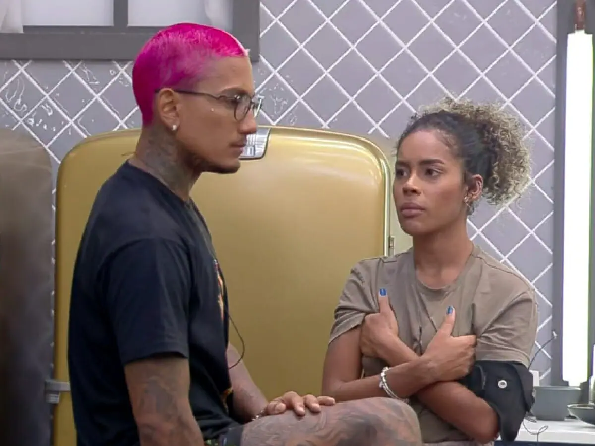 Sthefane Matos e Dynho Alves em A Fazenda 13 (Reprodução/PlayPlus)