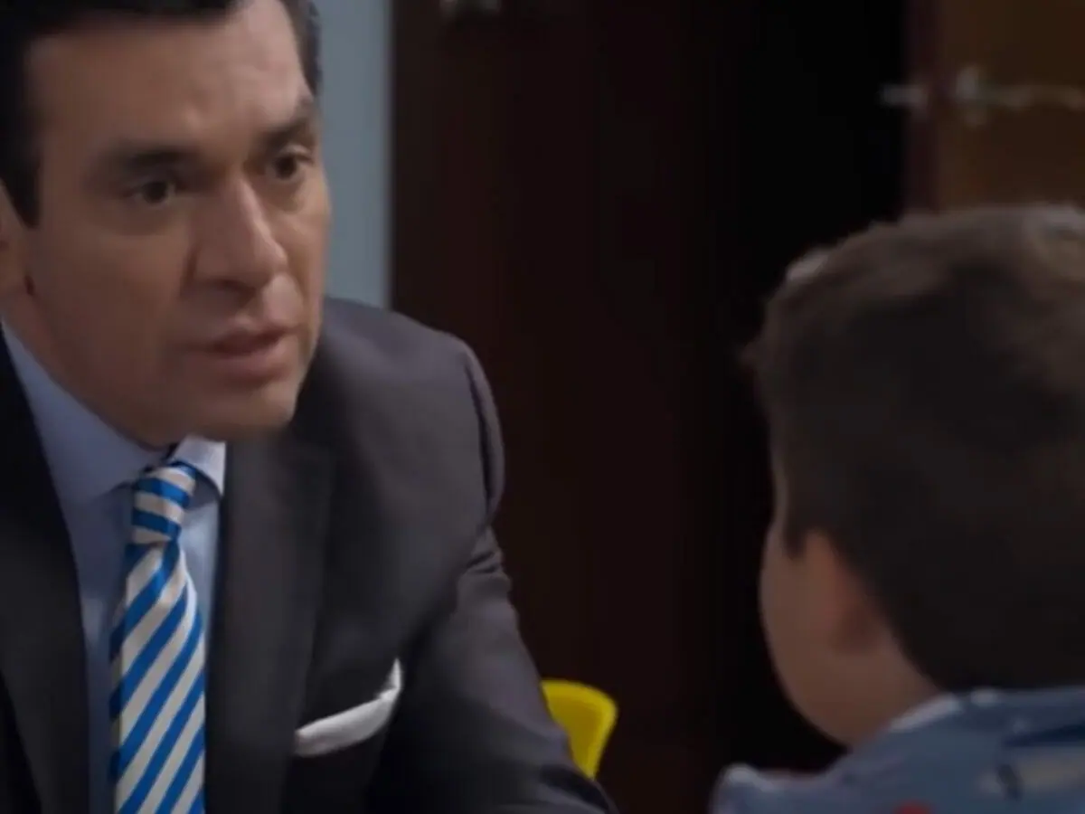 Ernesto (Jorge Salinas) e Nícolas (Leonardo Herrera) em Te Dou a Vida (Reprodução)