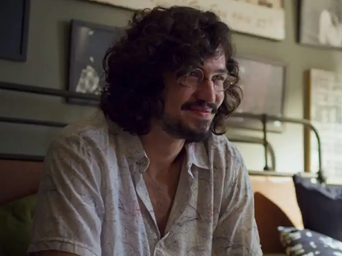 Felipe (Gabriel Leone) em Um Lugar ao Sol