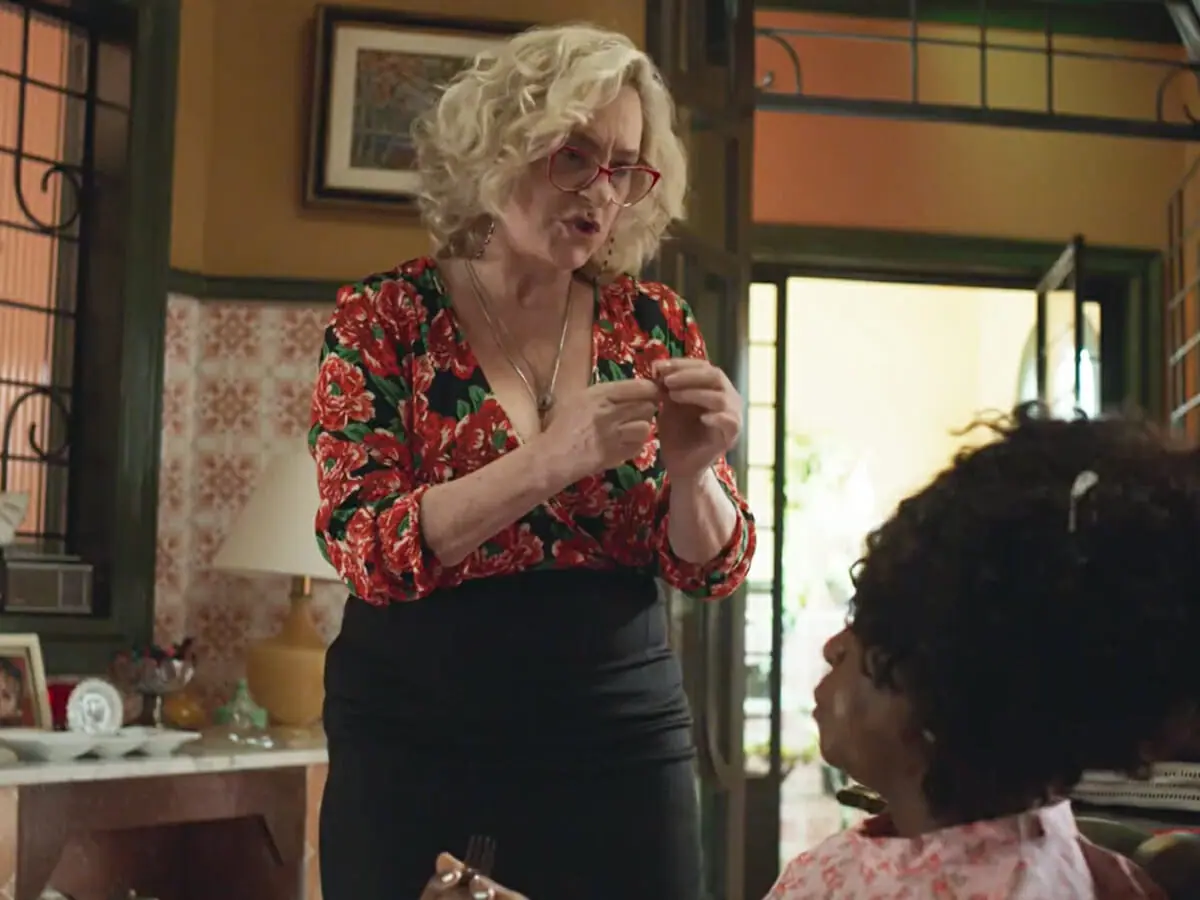 Nedda (Elizabeth Savala) e Tetê (Zezeh Barbosa) em Quanto Mais Vida, Melhor!